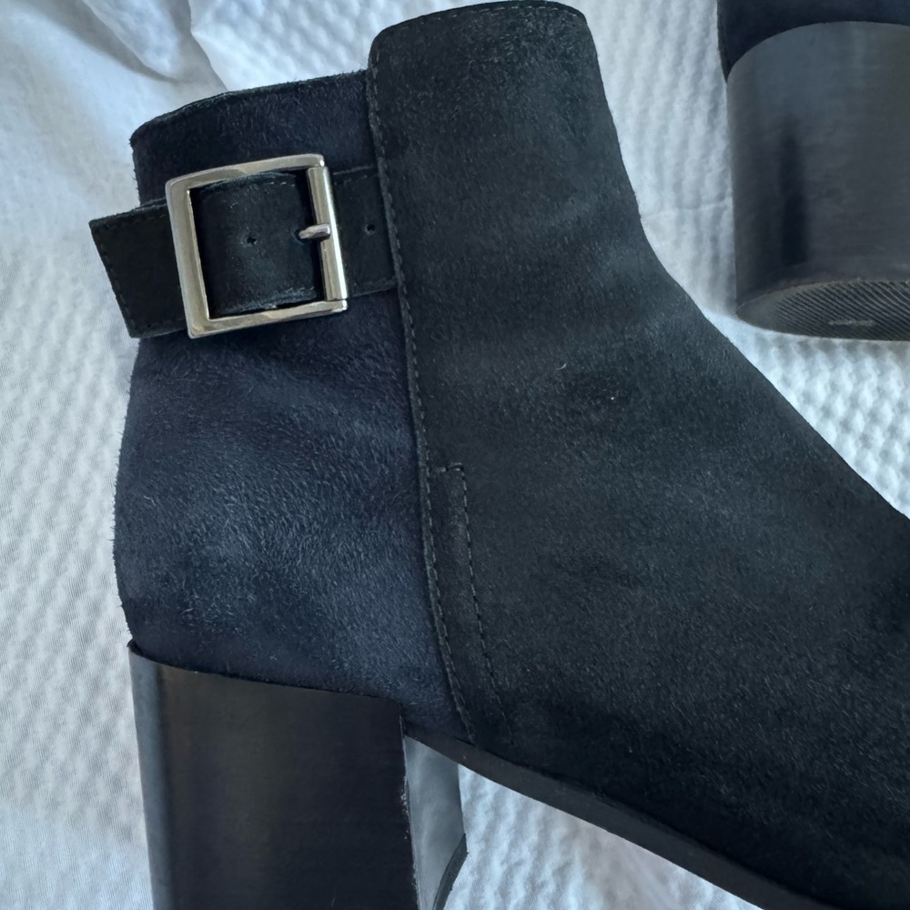 Aquatalia Royal Princess Kate Middleton Blue and Black Suede Leather Boots - Picture 3 of 10
